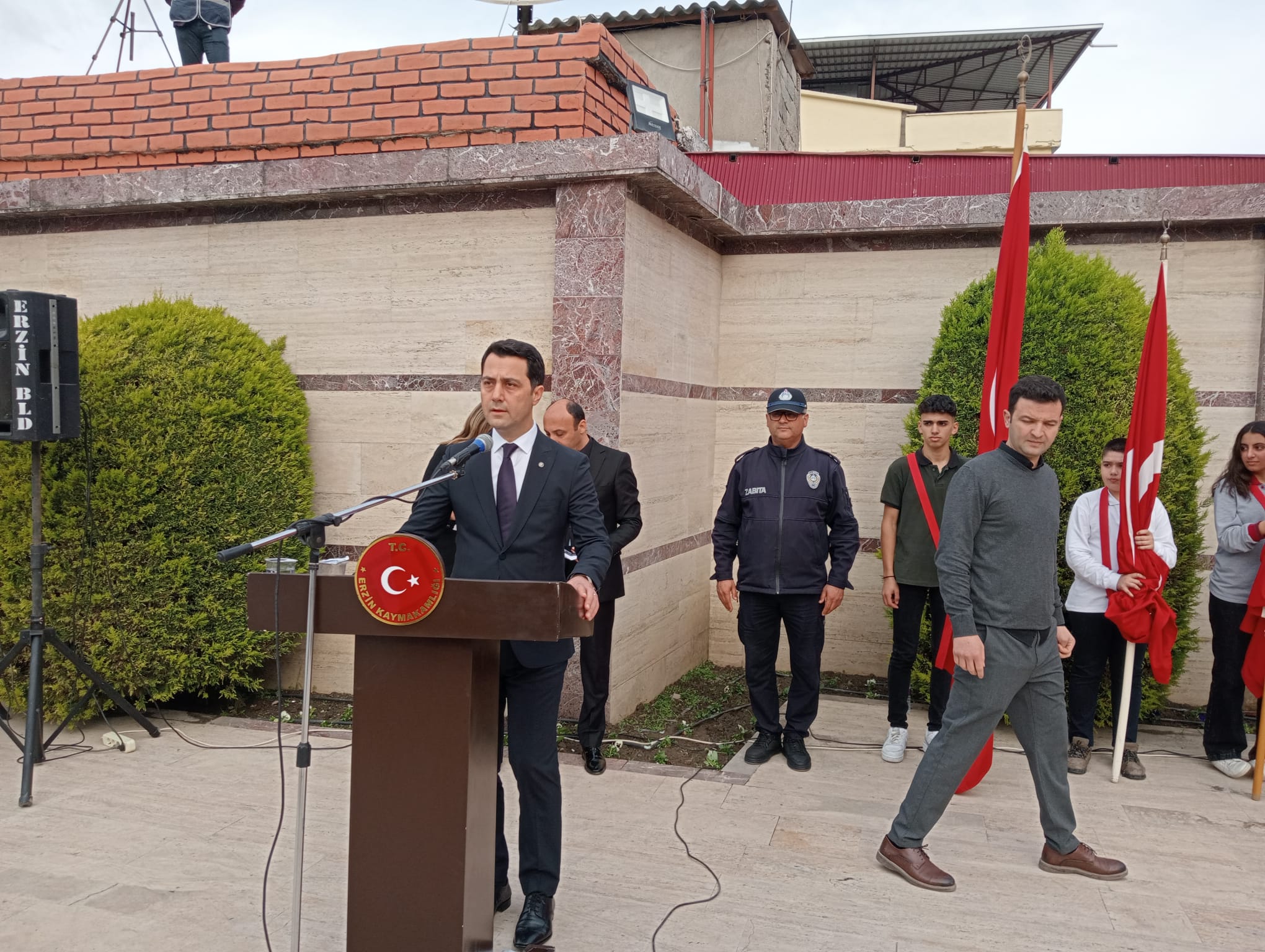 97e0e563-c456-4ffe-ab32-8611667aef00