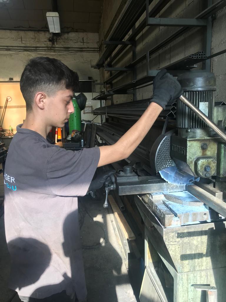 b8a40f3c-b551-47c2-8edb-cd3123e321d8