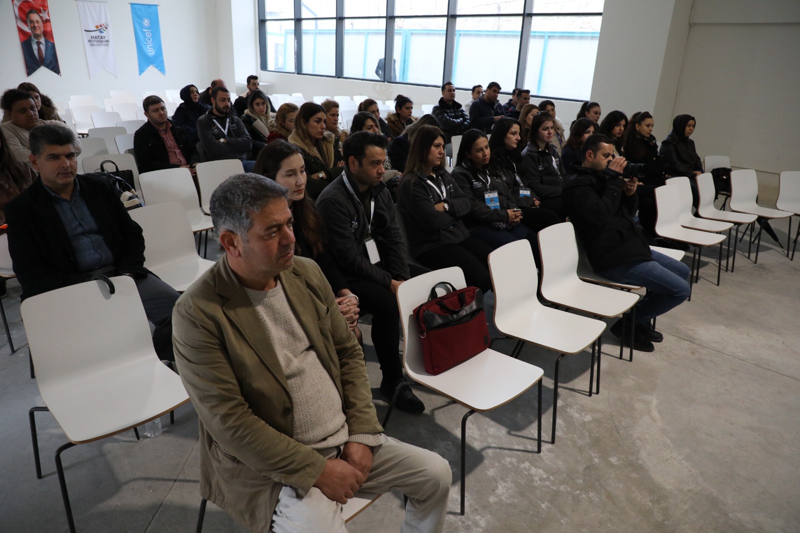 e3ffbe98-2080-4037-8dd1-fea1ff3af25e