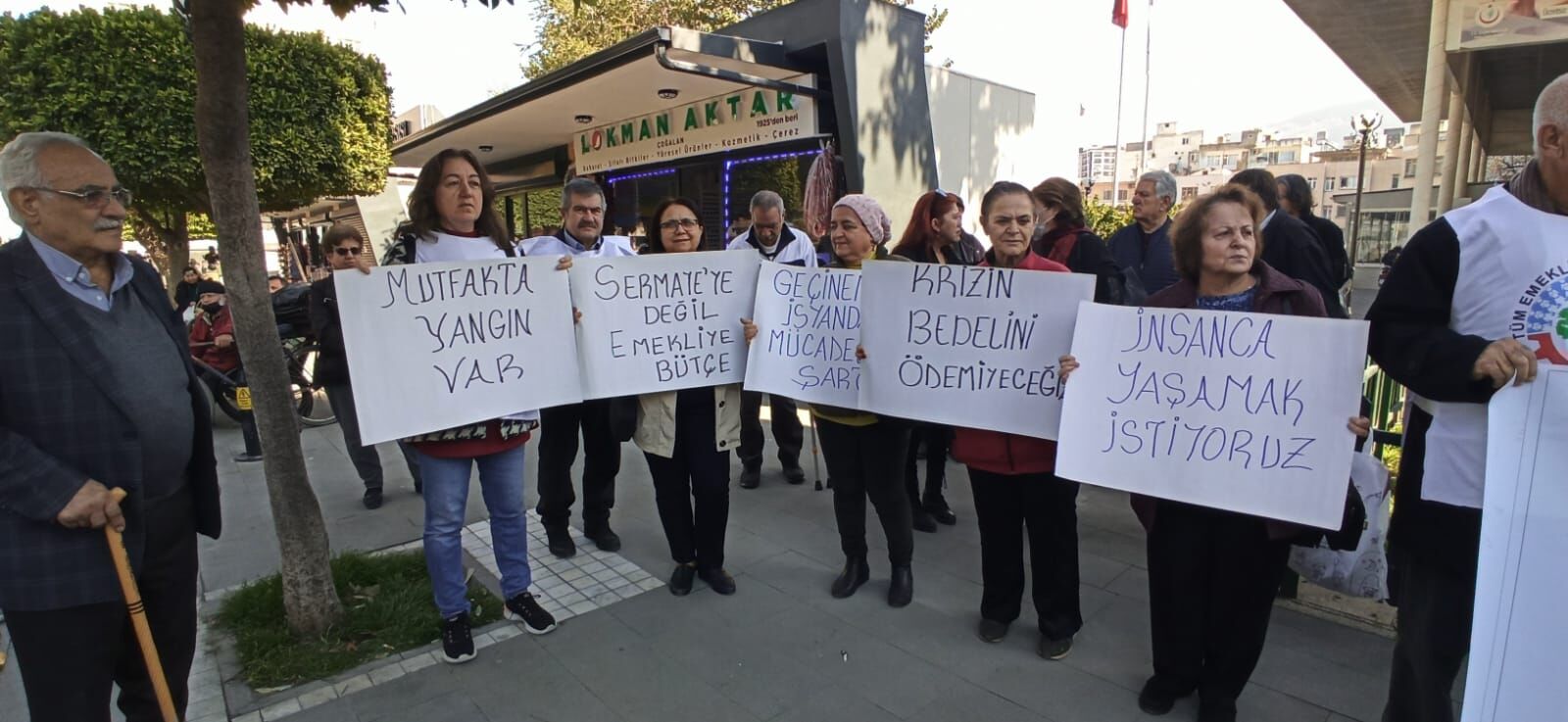 0c3ad595-b423-4243-966d-3948a941778c