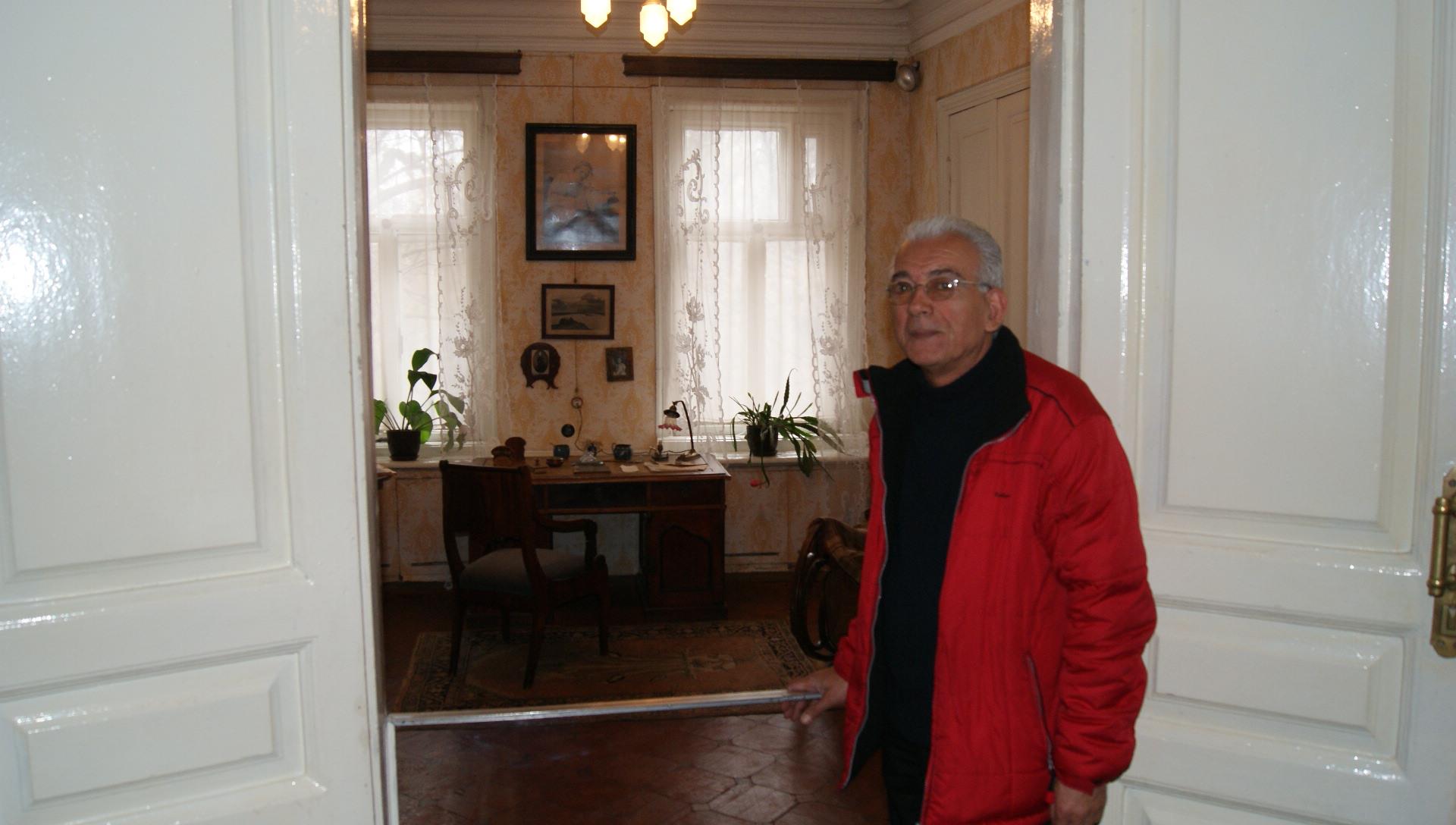 340571 108579892582186 1022326643 O