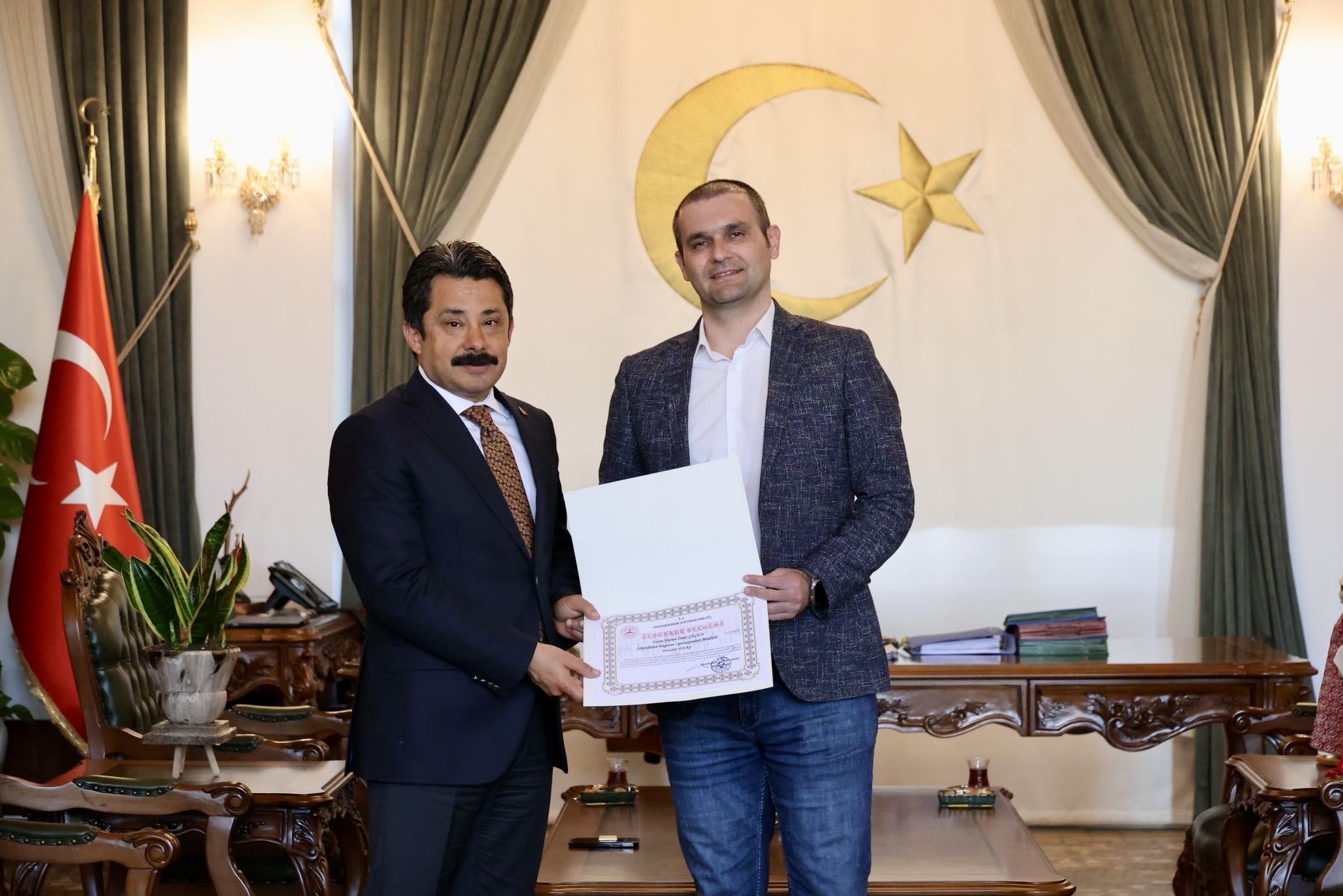 G Hcq0O M X I A A 66