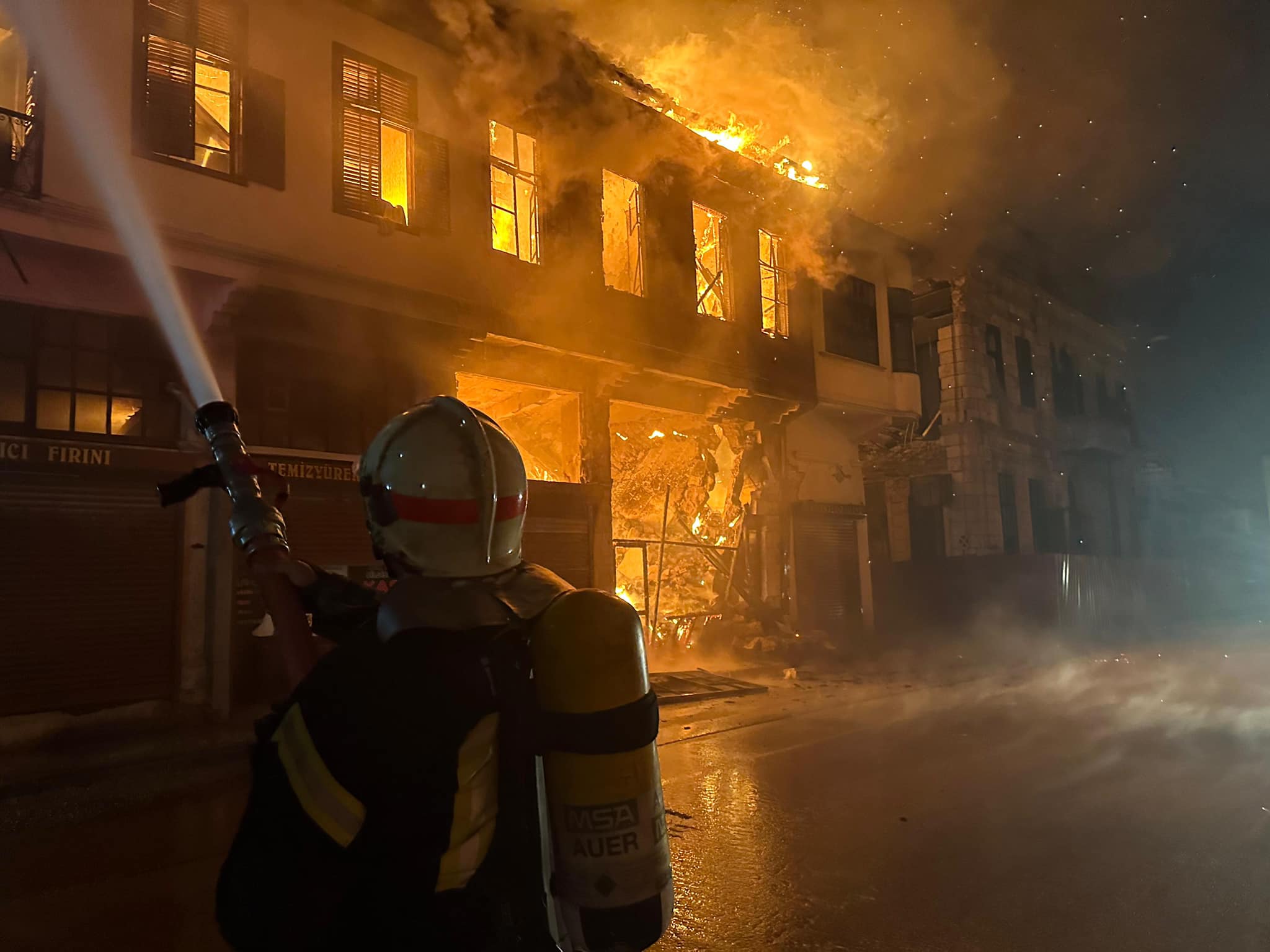 431533937 331533406573248 989318098870408091 N