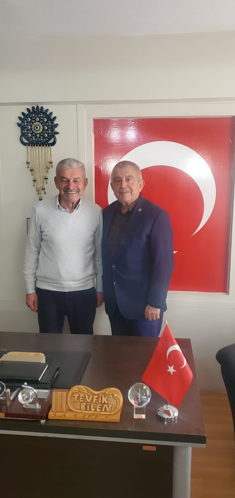 D2716A2F 5E41 467F 8B80 F45918Fe8012