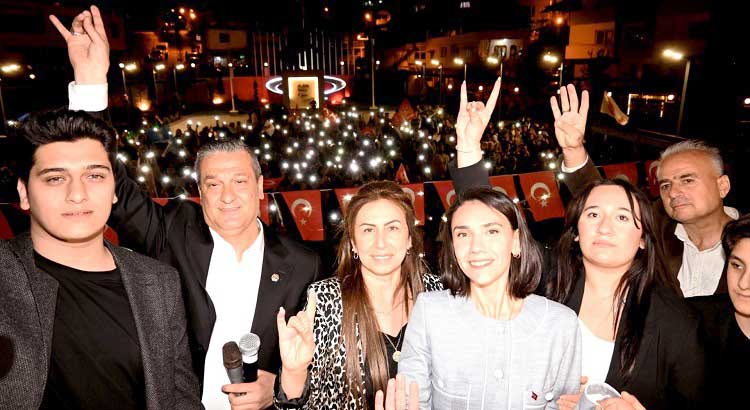 Belen Ibrahim Gul Kutlama Secim 1