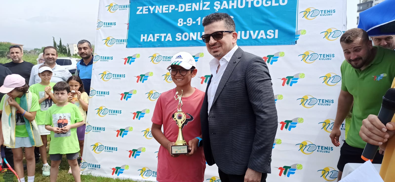 F2475308 8Fde 45B9 A18E 79457F151A65