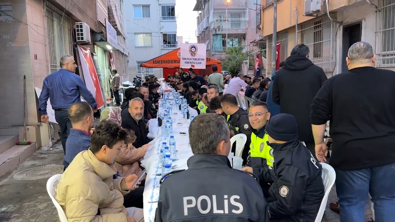 Poli̇s İftar Org .Mp4 Snapshot 00.03.039