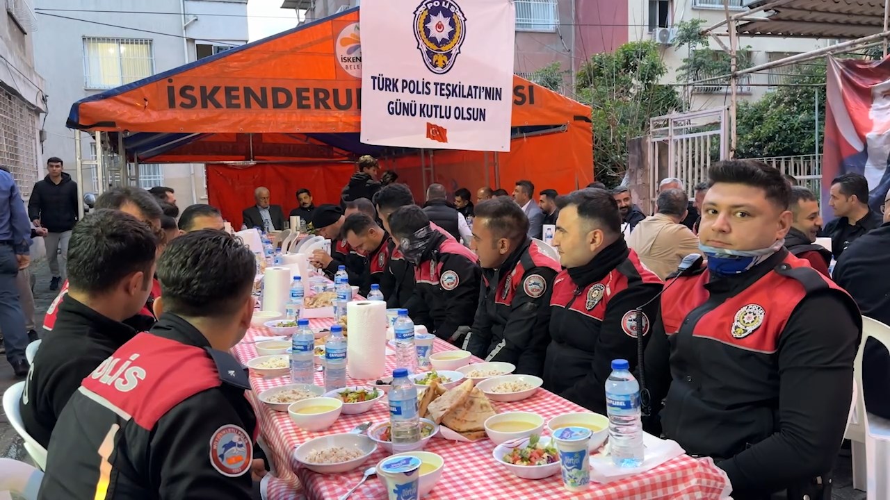 Poli̇s İftar Org .Mp4 Snapshot 00.17.009