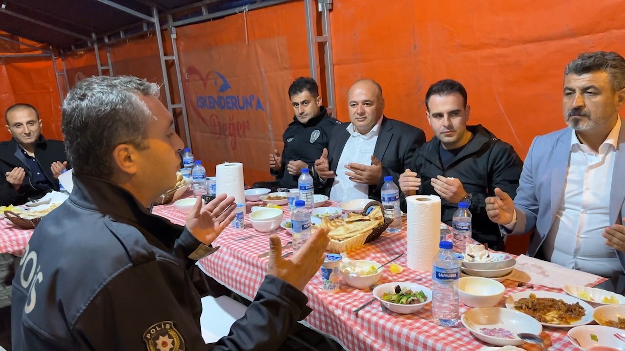 Poli̇s İftar Org .Mp4 Snapshot 00.40.176