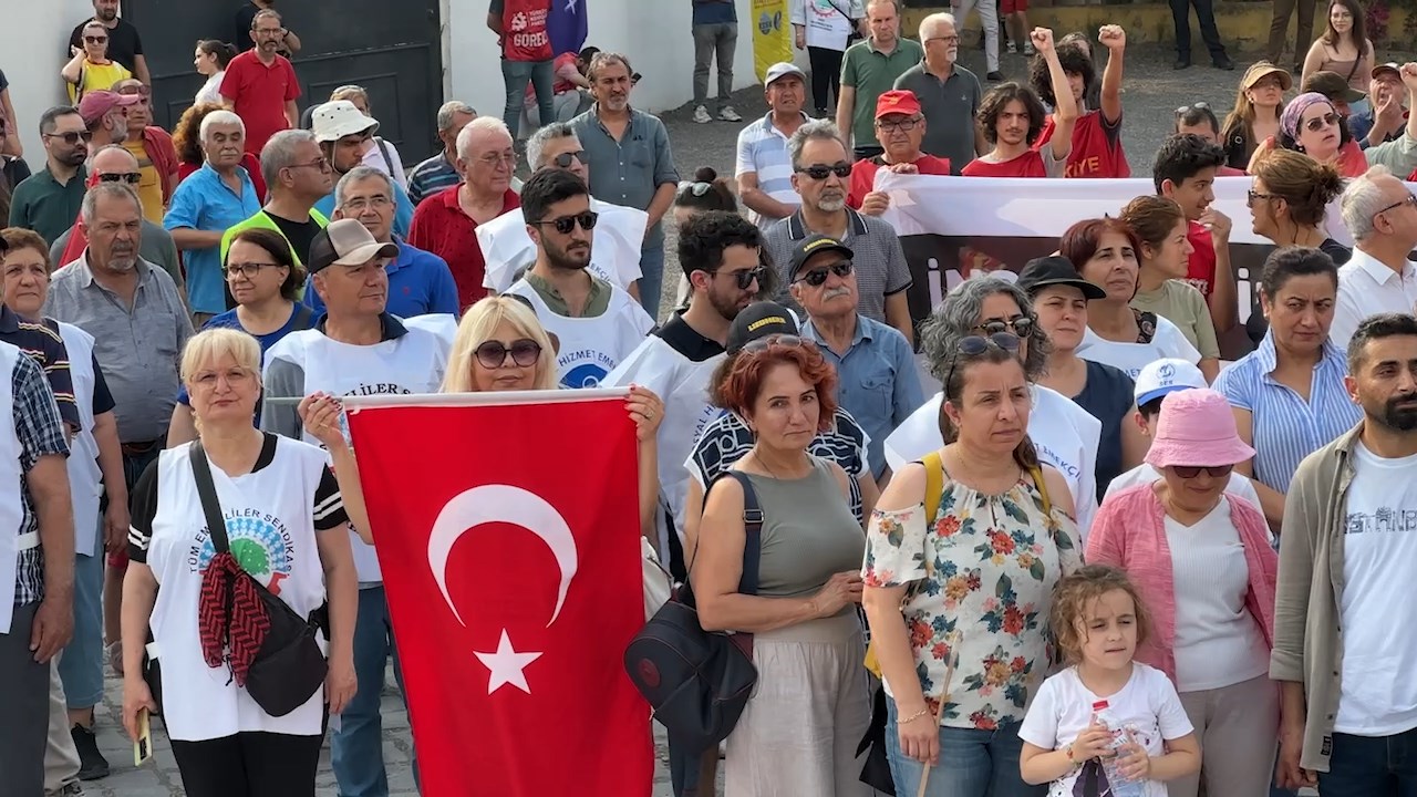 1 Mayın Yürüyüş .Mp4 Snapshot 00.13.970