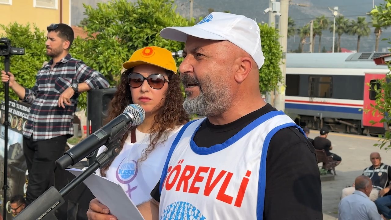 1 Mayın Yürüyüş .Mp4 Snapshot 00.52.254