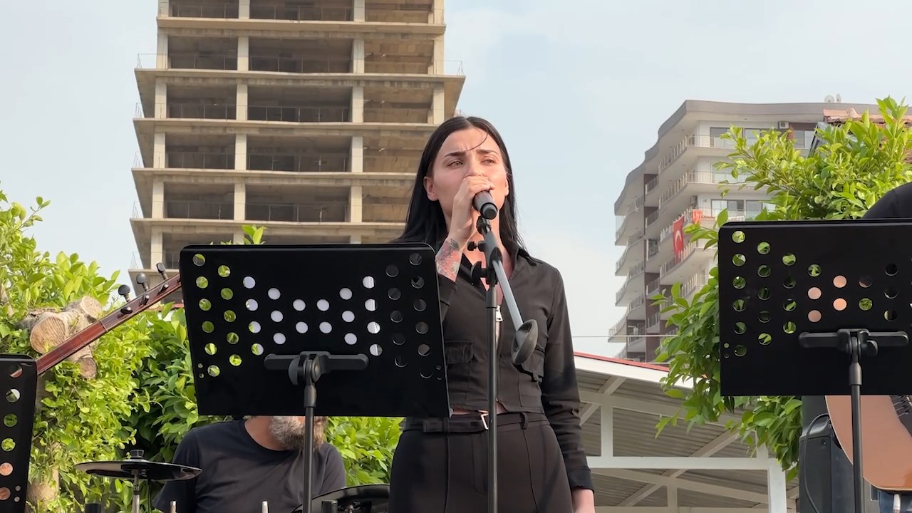 1 Mayın Yürüyüş .Mp4 Snapshot 04.58.716