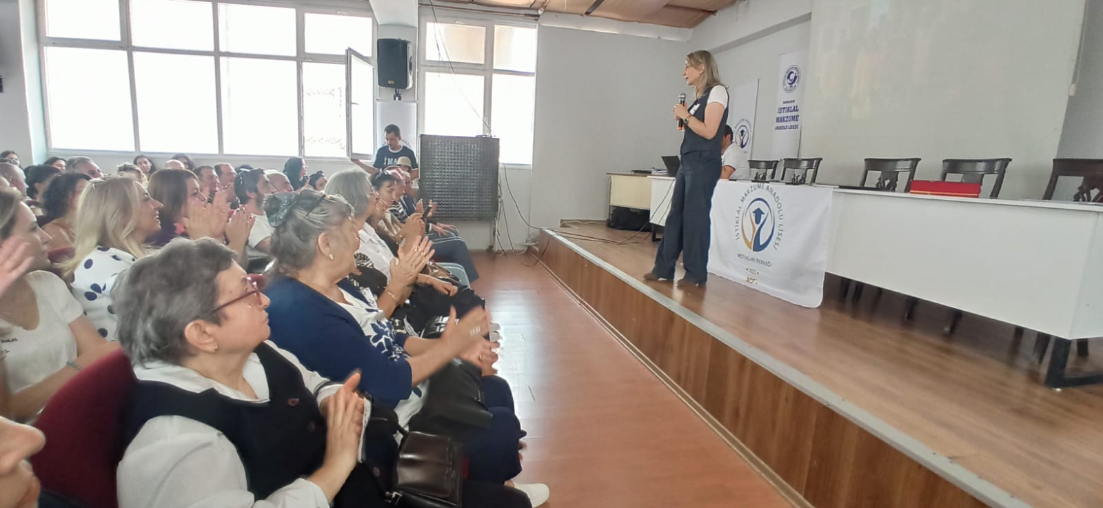 76704828 A0F1 426D Bc48 8C321C63B911