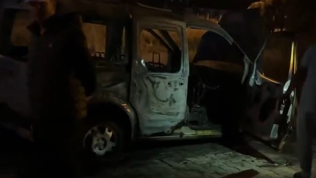 Arsuzda Arac Yandi.mp4 Snapshot 00.15.177