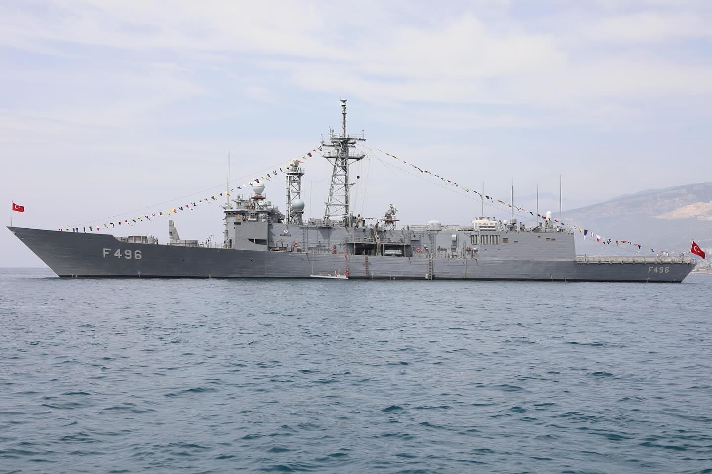 E C17 B732 3348 40 D3 A6 A6 23 D6057856 C5