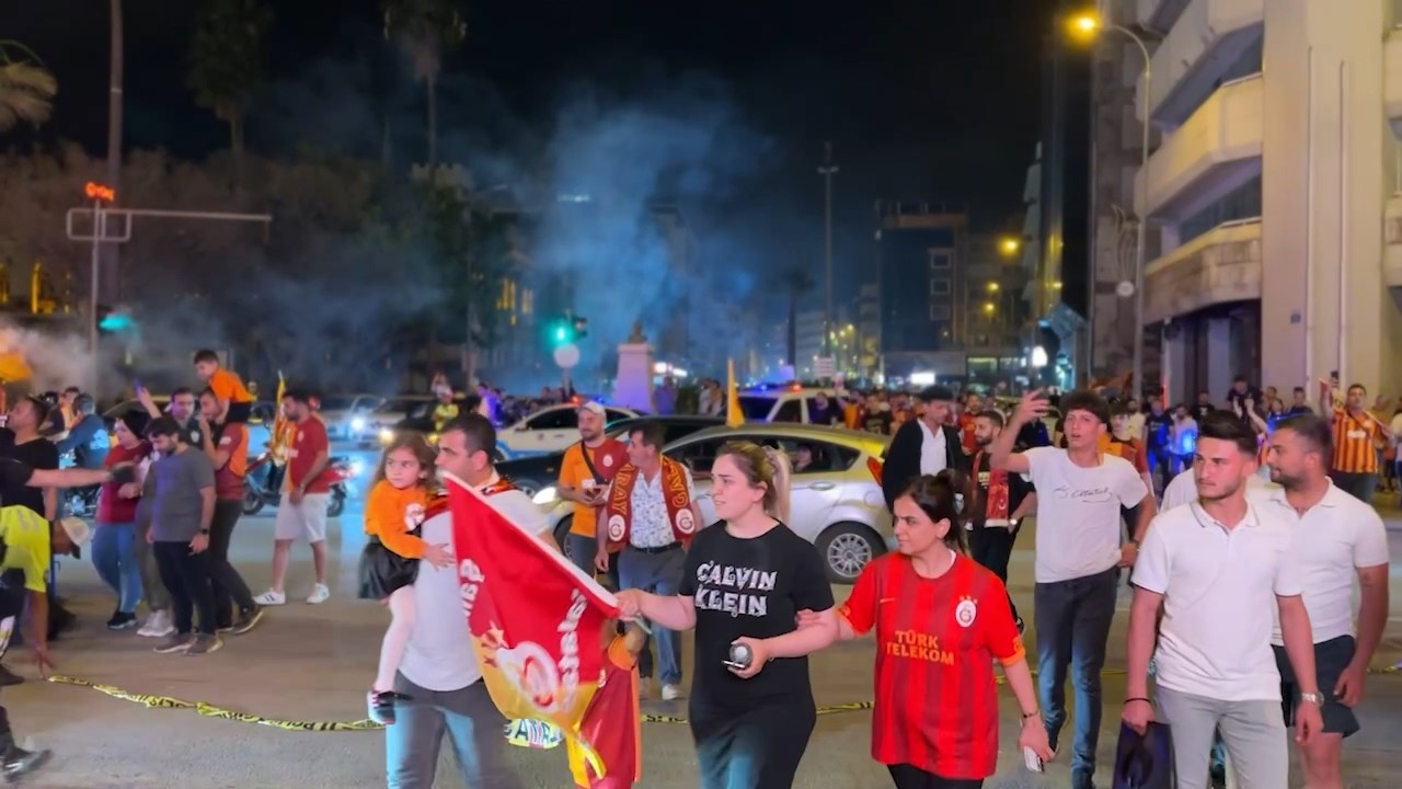 Galatasarıy Şampiyon Org.mp4 Snapshot 01.51.889