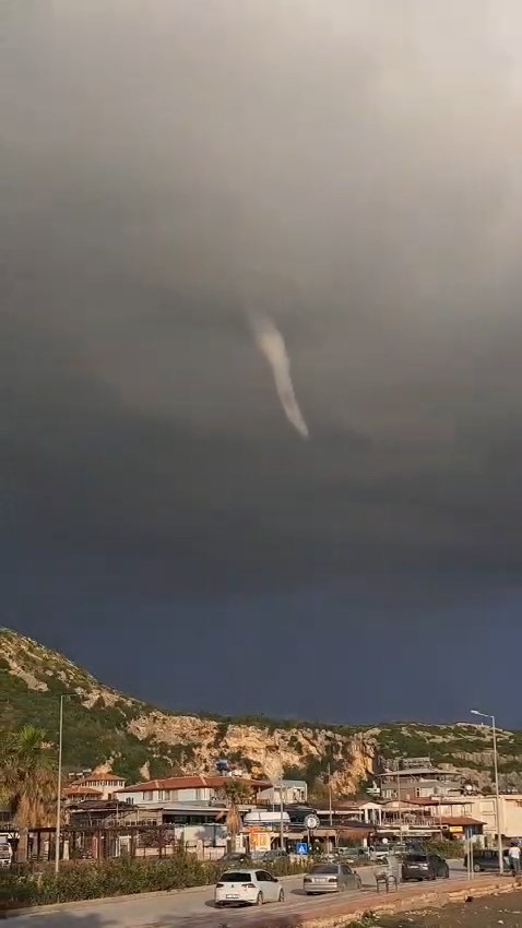 Whatsapp Video 2024 05 13 At 20.33.01.Mp4 Snapshot 00.01.958