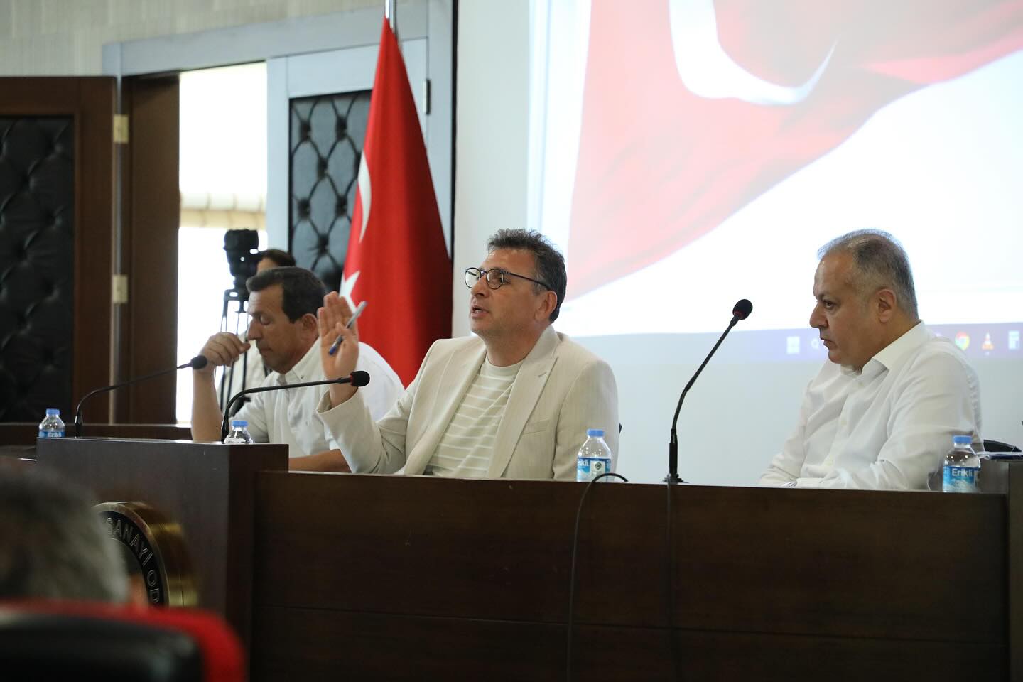 443841377 18358080403099373 8435575389563962872 N