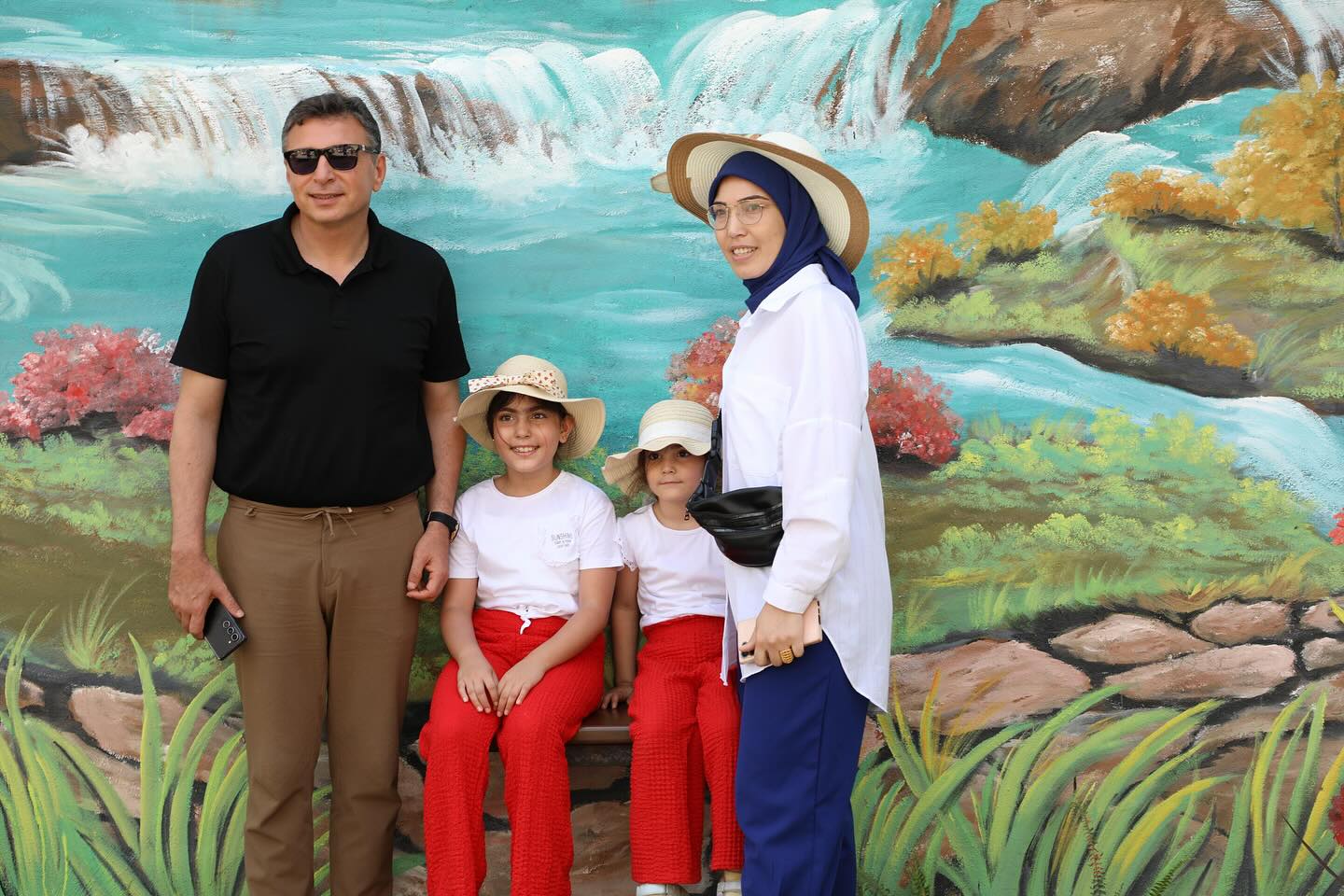 448055573 18358990081099373 4732347693358846094 N