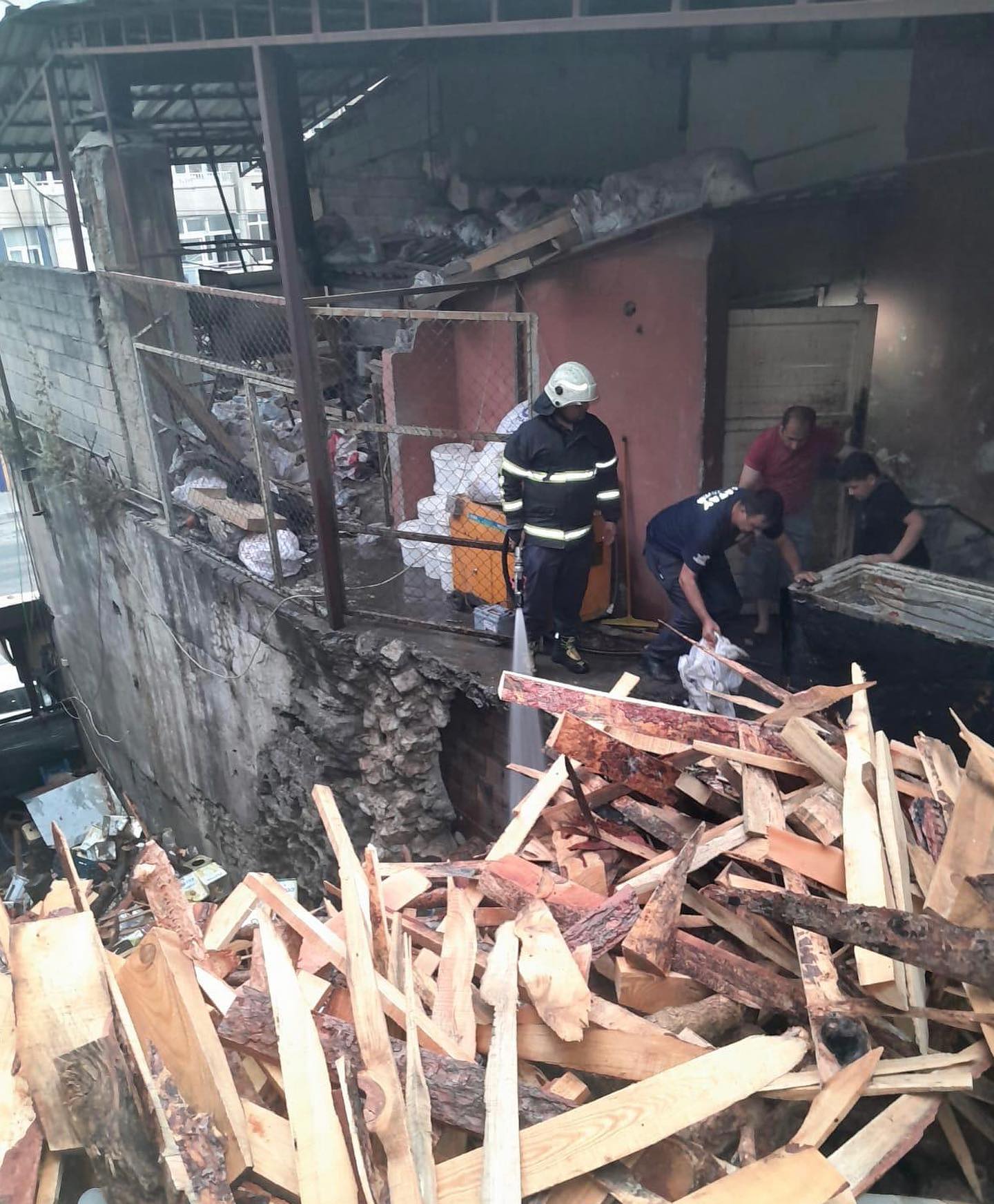 449286598 18238493506302183 7490657255257741944 N