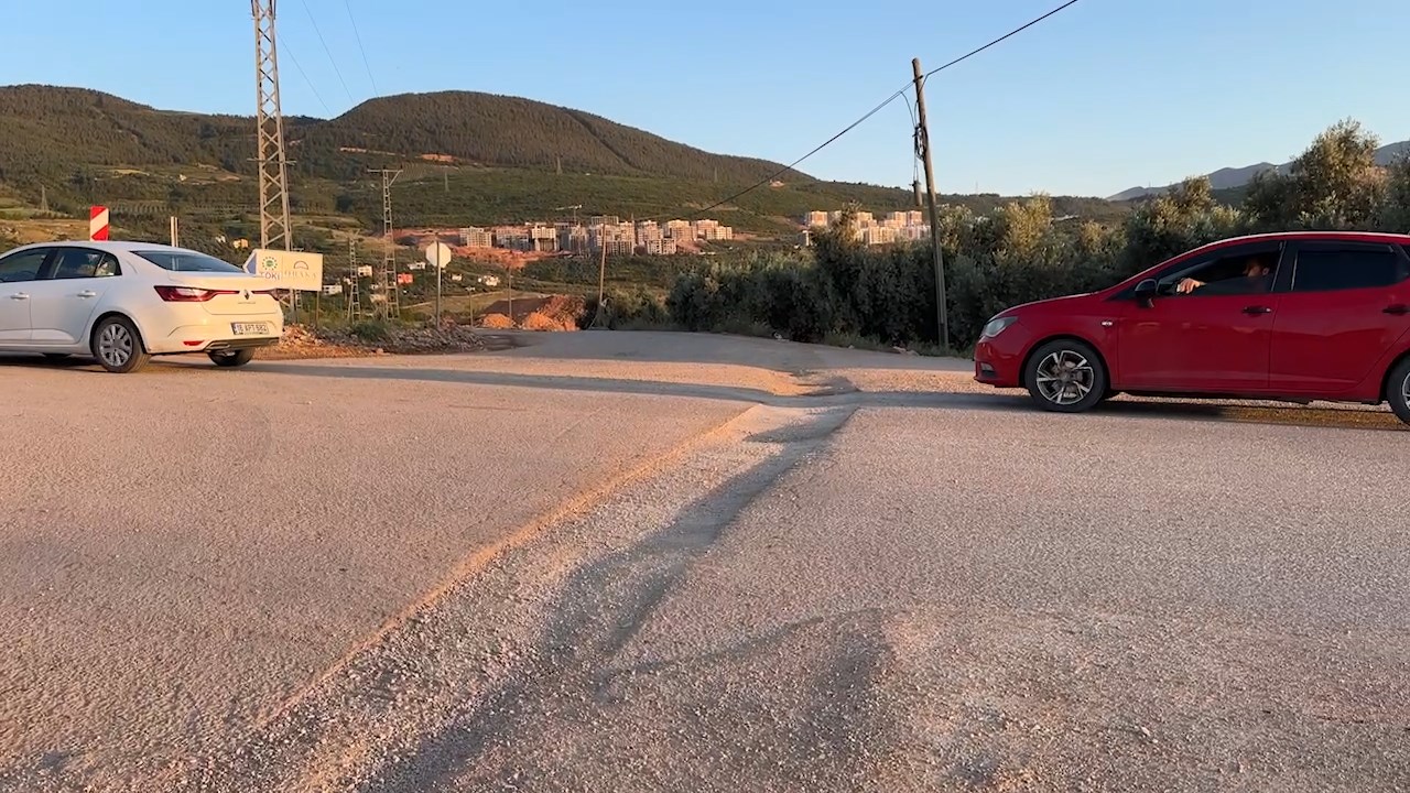 Iskenderun Hastane Yolu .Mp4 Snapshot 01.02.383