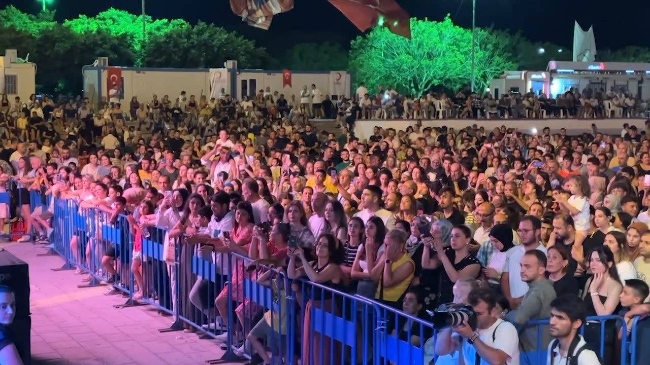 06 Isken Medeniyetler Korosu.mpg Snapshot 01.12.056