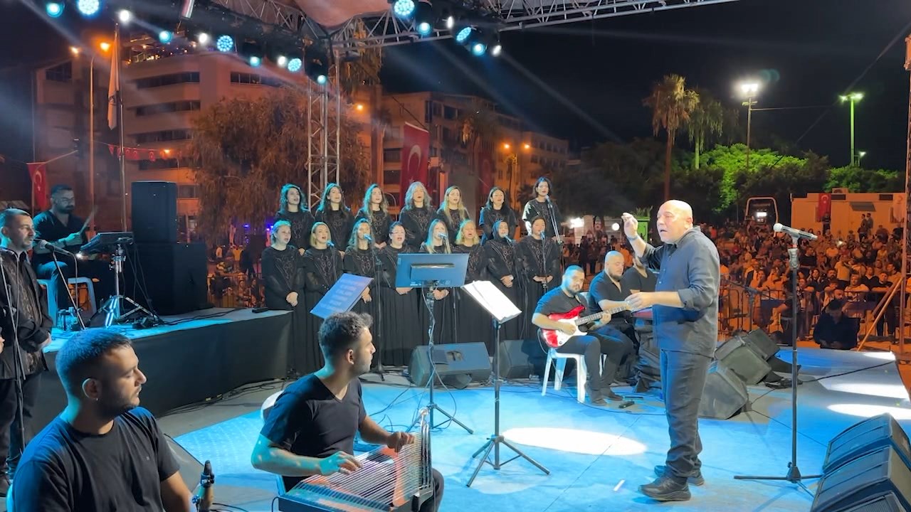 06 Isken Medeniyetler Korosu.mpg Snapshot 01.21.920