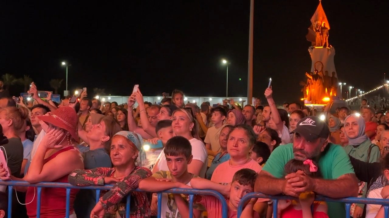 06 Isken Medeniyetler Korosu.mpg Snapshot 01.34.055