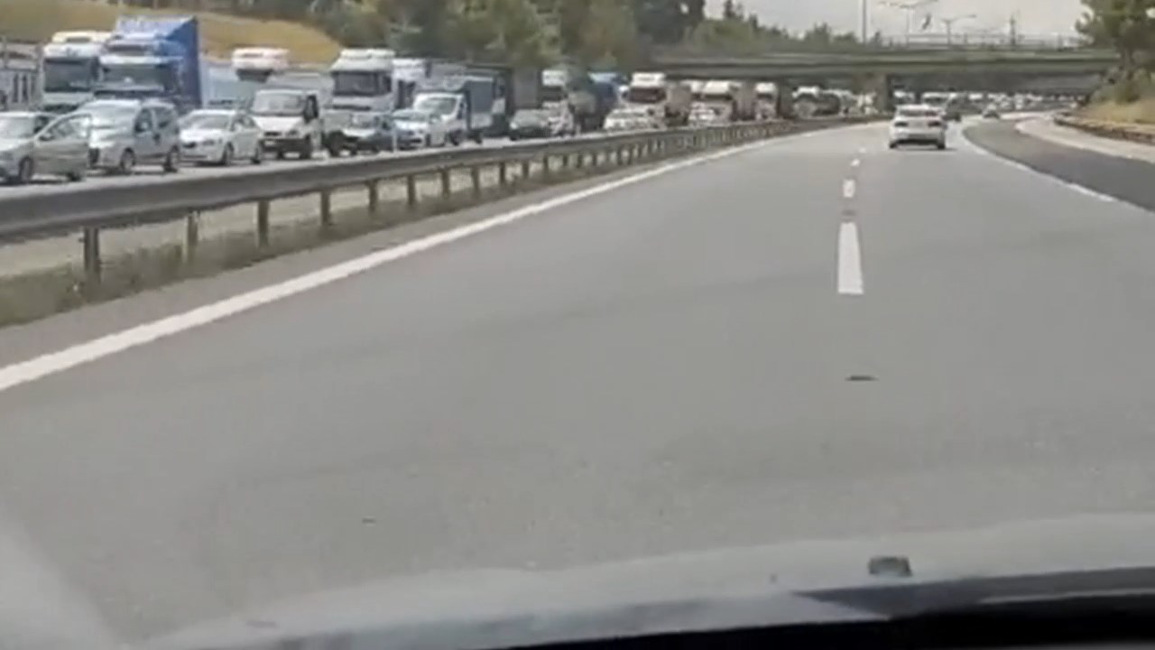 Bu Kazadan Yaraalmadan Kurtuldular.mp4 Snapshot 01.49.809