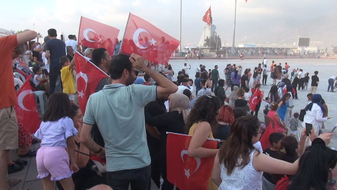 Isken 5 Tenmuz Kutlama.mpg Snapshot 01.45.441