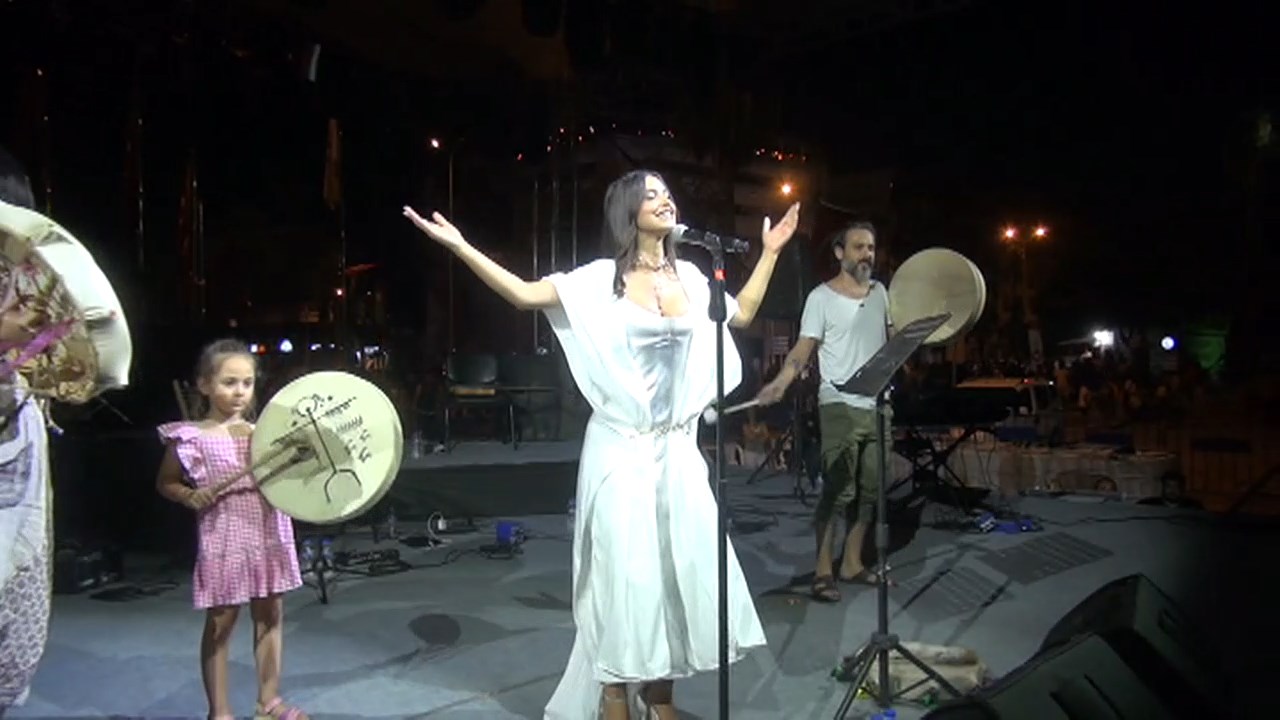 Konser.mp4 Snapshot 00.25.046