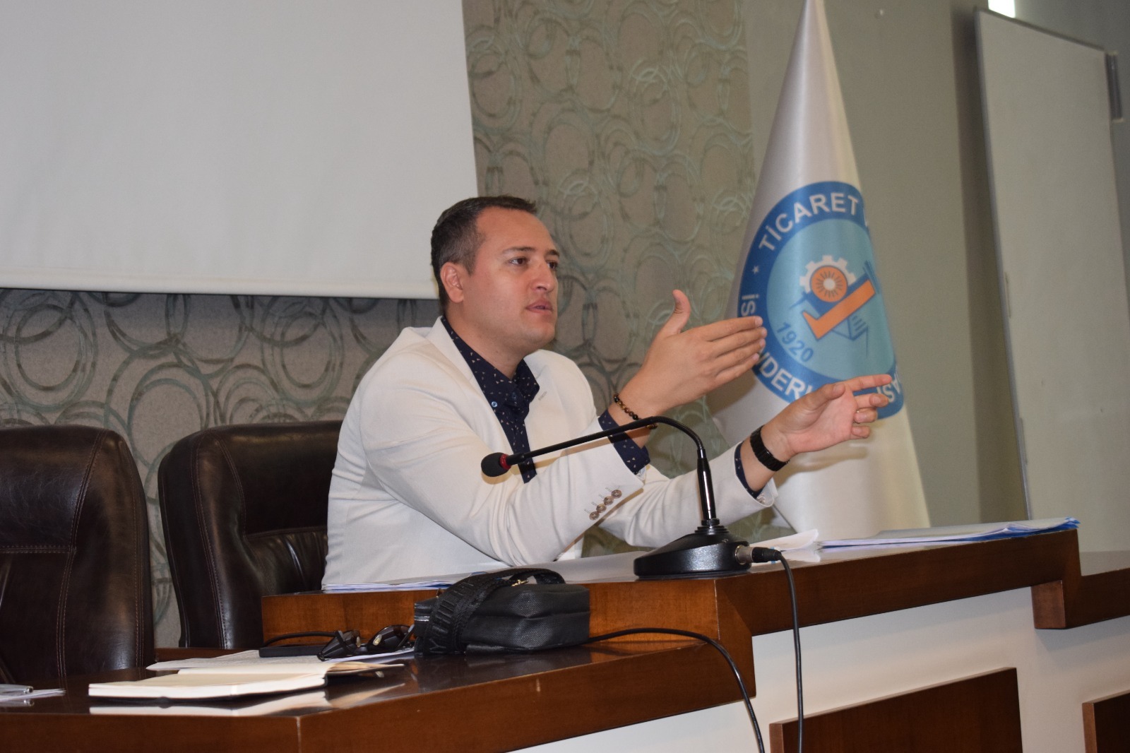 616B6C32 7099 4A4B Bac4 371Cbf341656