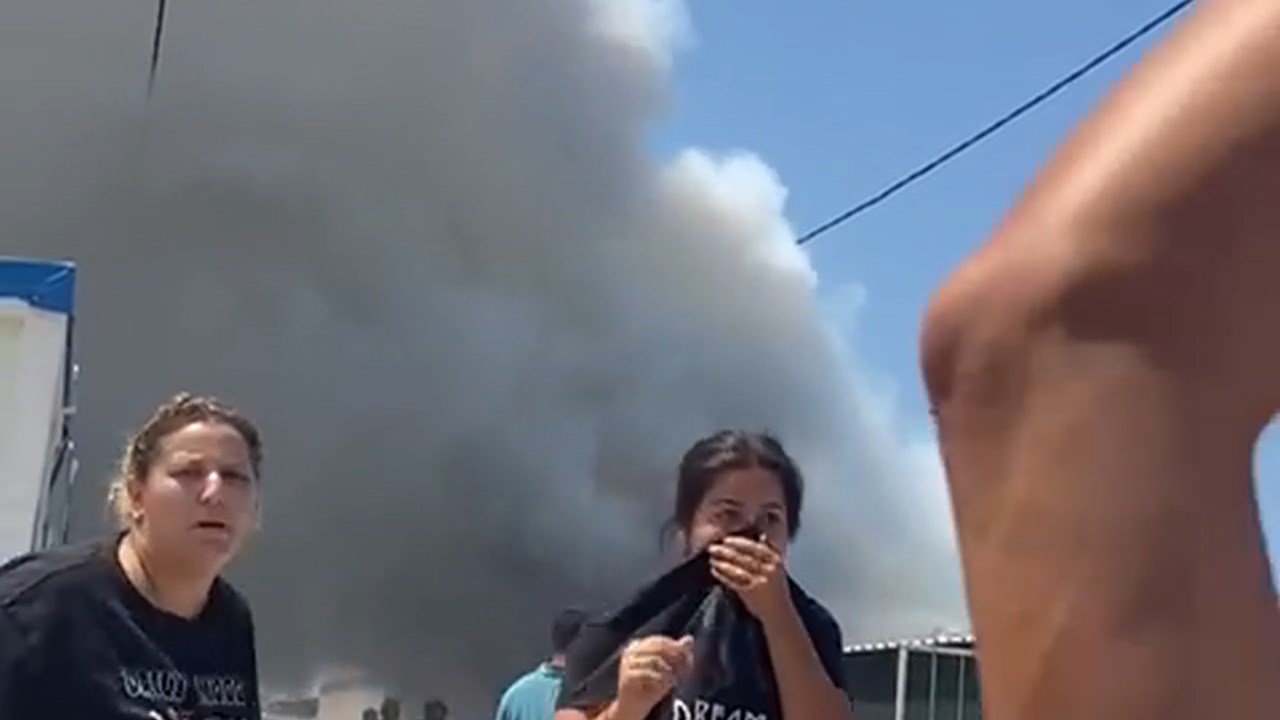 Uskudar Konteyner Kentte Yangin.mp4 Snapshot 00.06.950