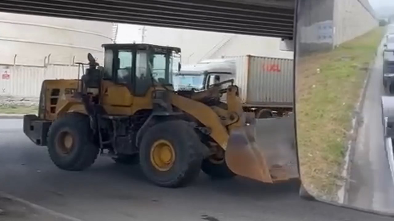 Xx.mp4 Snapshot 00.07.696