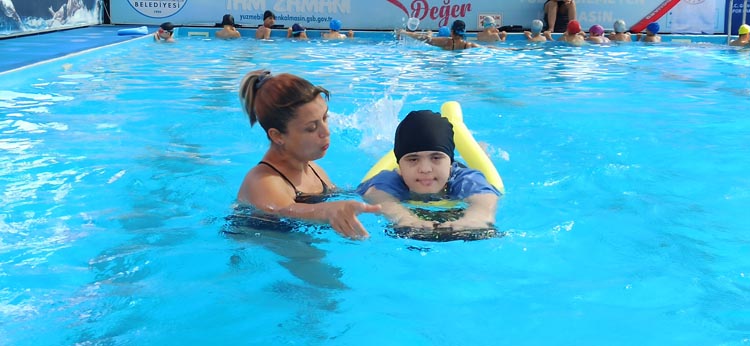 Yuzme Ozel Cocuklar 1
