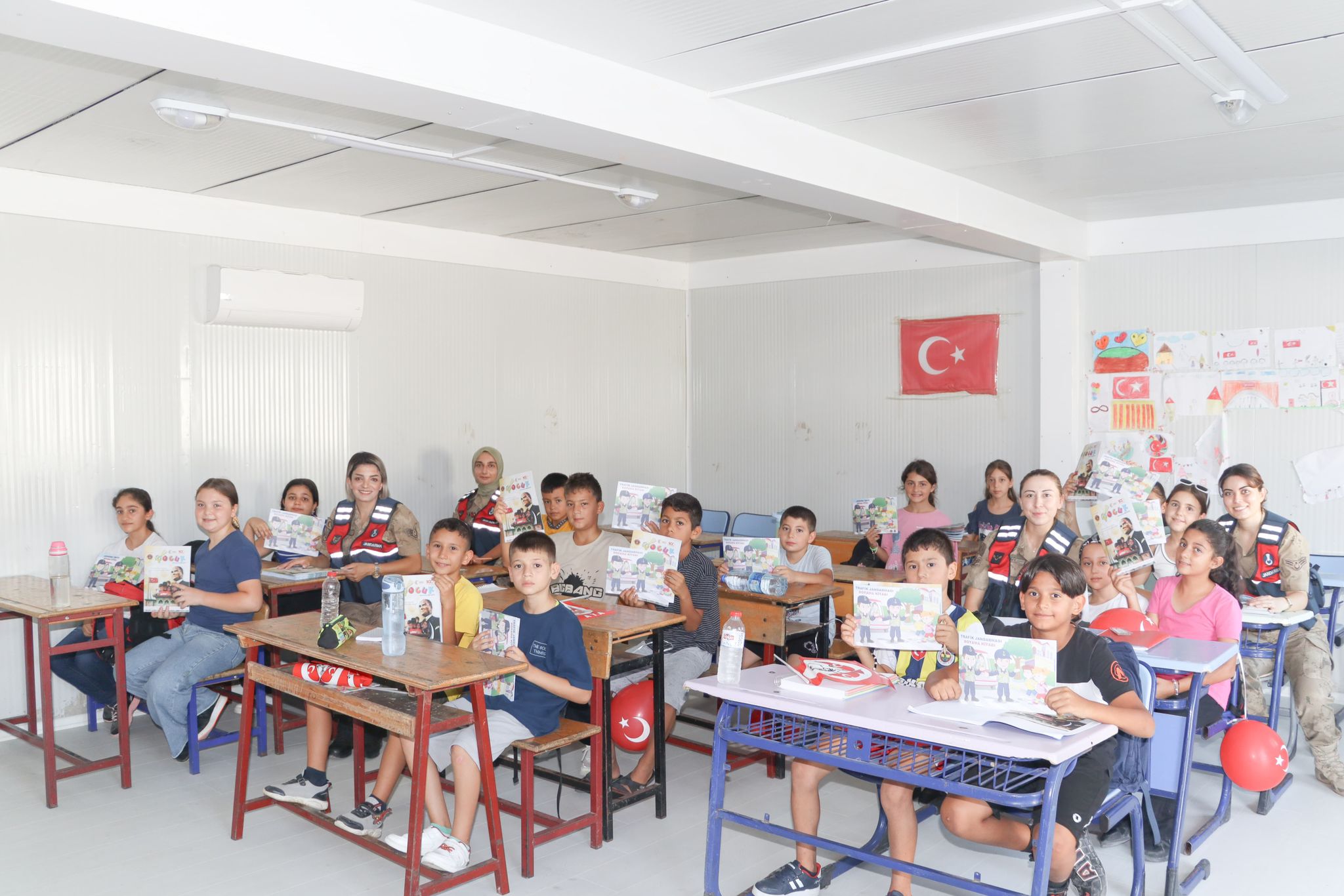 32Db6F03 45Af 4C9D A0D4 E646362F57E9