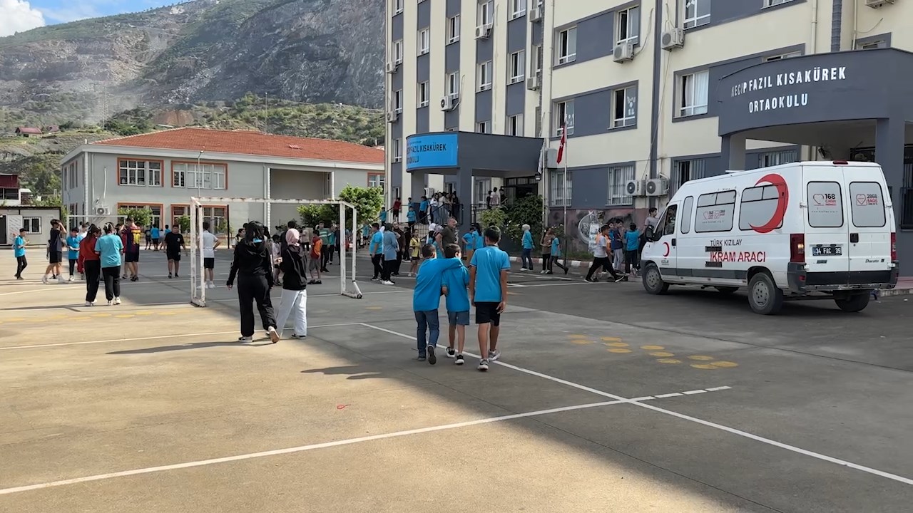 Kızılay .Mp4 Snapshot 00.51.745