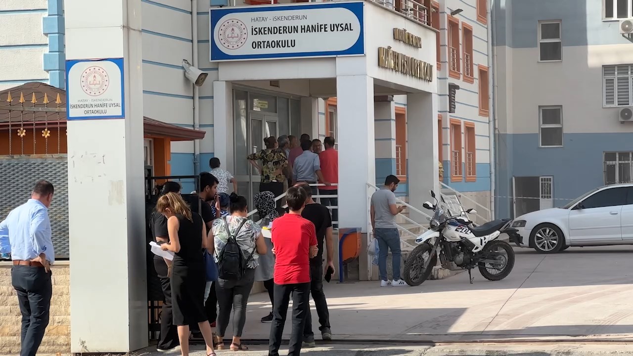 Yıkım Okul Önü (1).Mp4 Snapshot 00.25.829