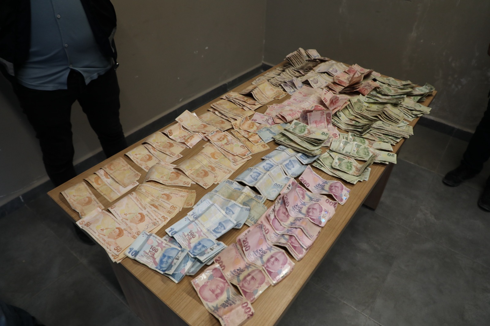 06477413 E944 4181 B5E6 D621B63Ff54B