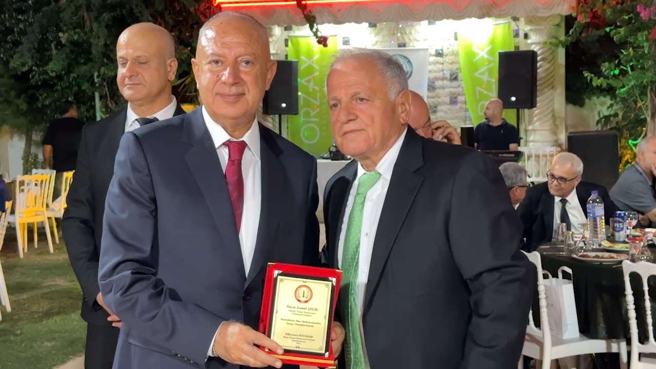 Eczane Teknisyenleri Yemek .Mp4 Snapshot 03.39.630