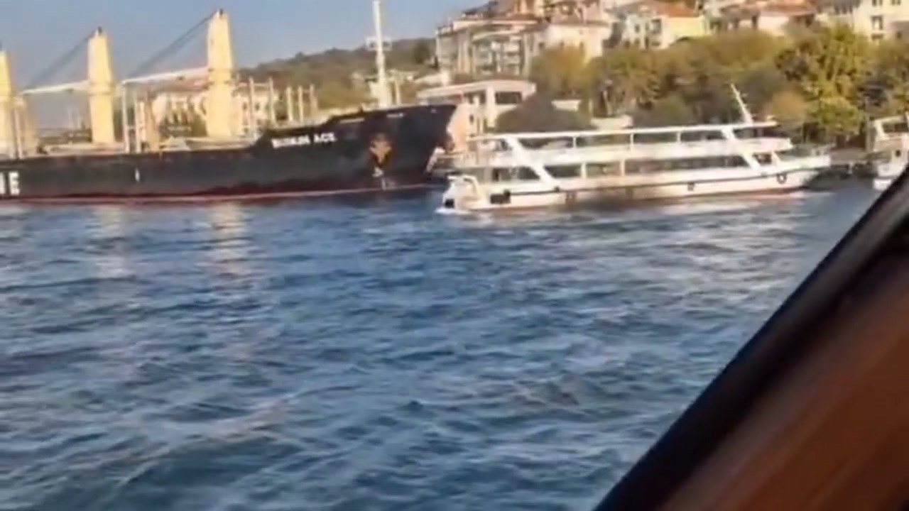 Gemi Feribot Bogazda Carpisiyordu.mp4 Snapshot 00.16.561