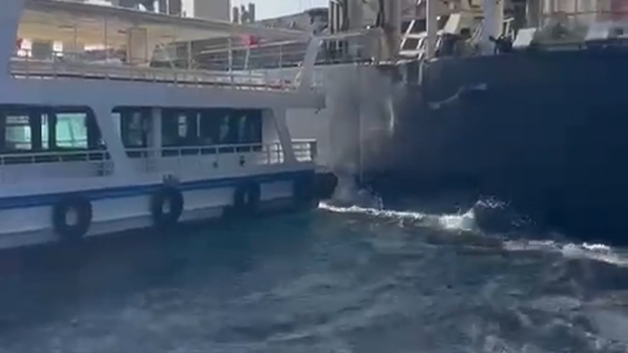 Gemi Feribot Bogazda Carpisiyordu.mp4 Snapshot 01.06.282