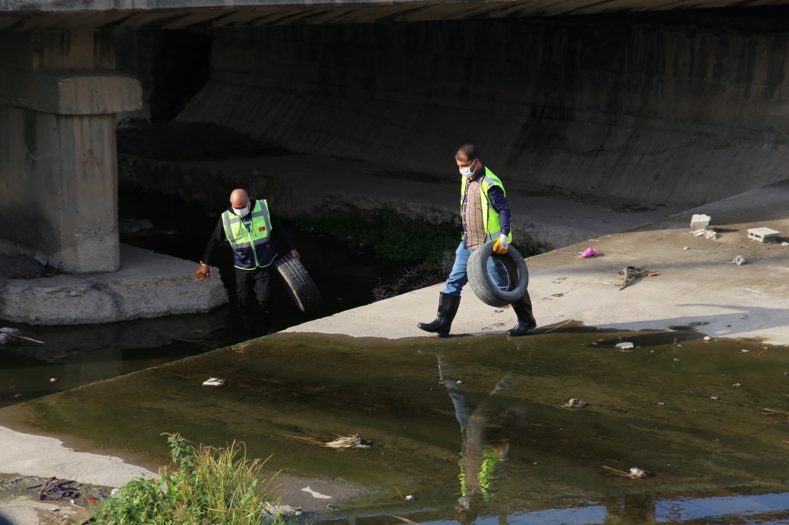 Ad0C890F 6D3F 4001 9969 5B917Aa7D98F