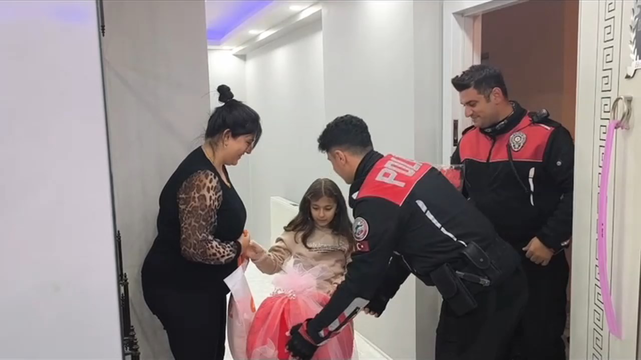 Dogum Gunu.mp4 Snapshot 00.30.033