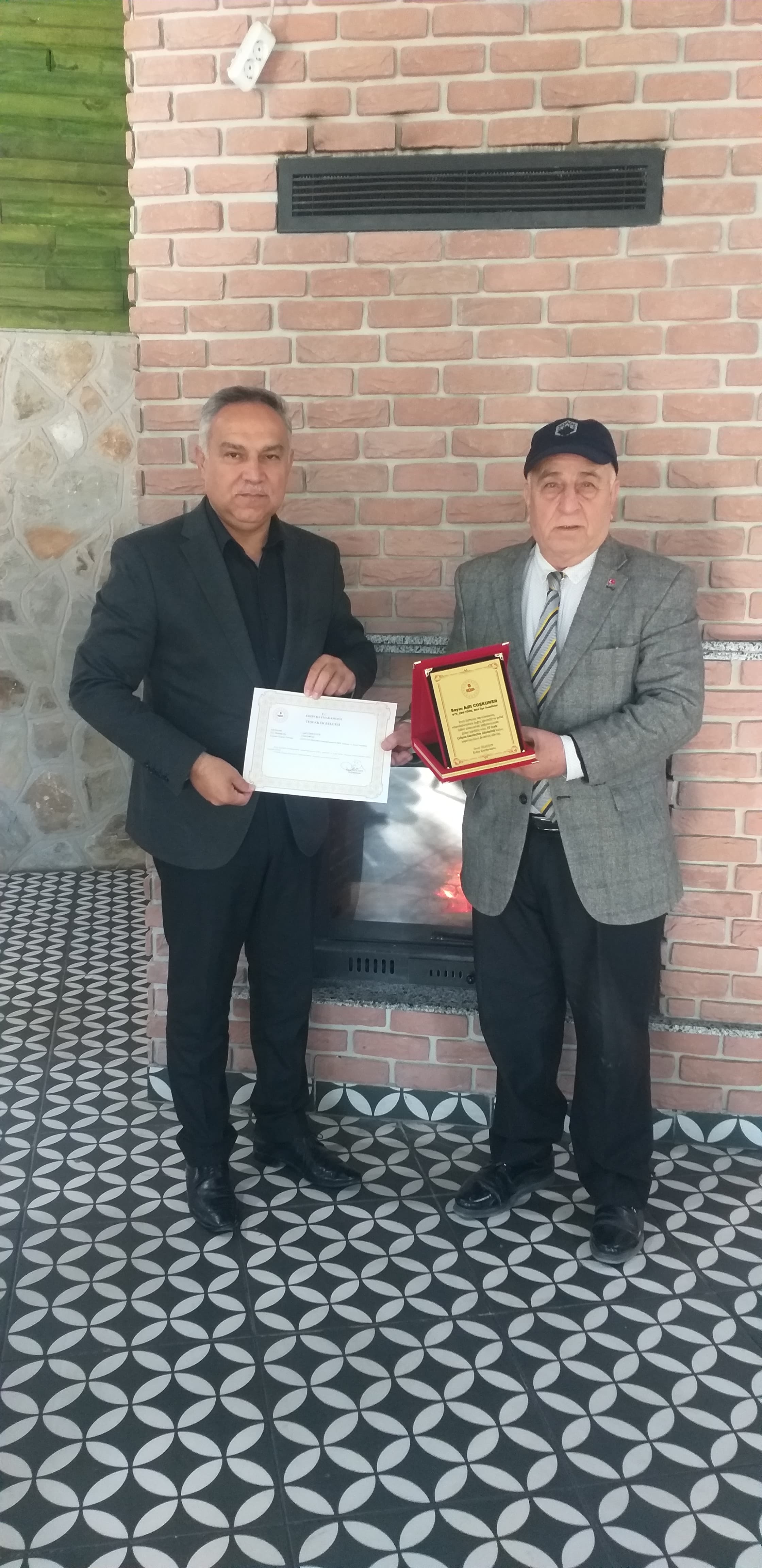 27Cb658F E4A2 4F78 8947 5D8Cb0F4B2A8