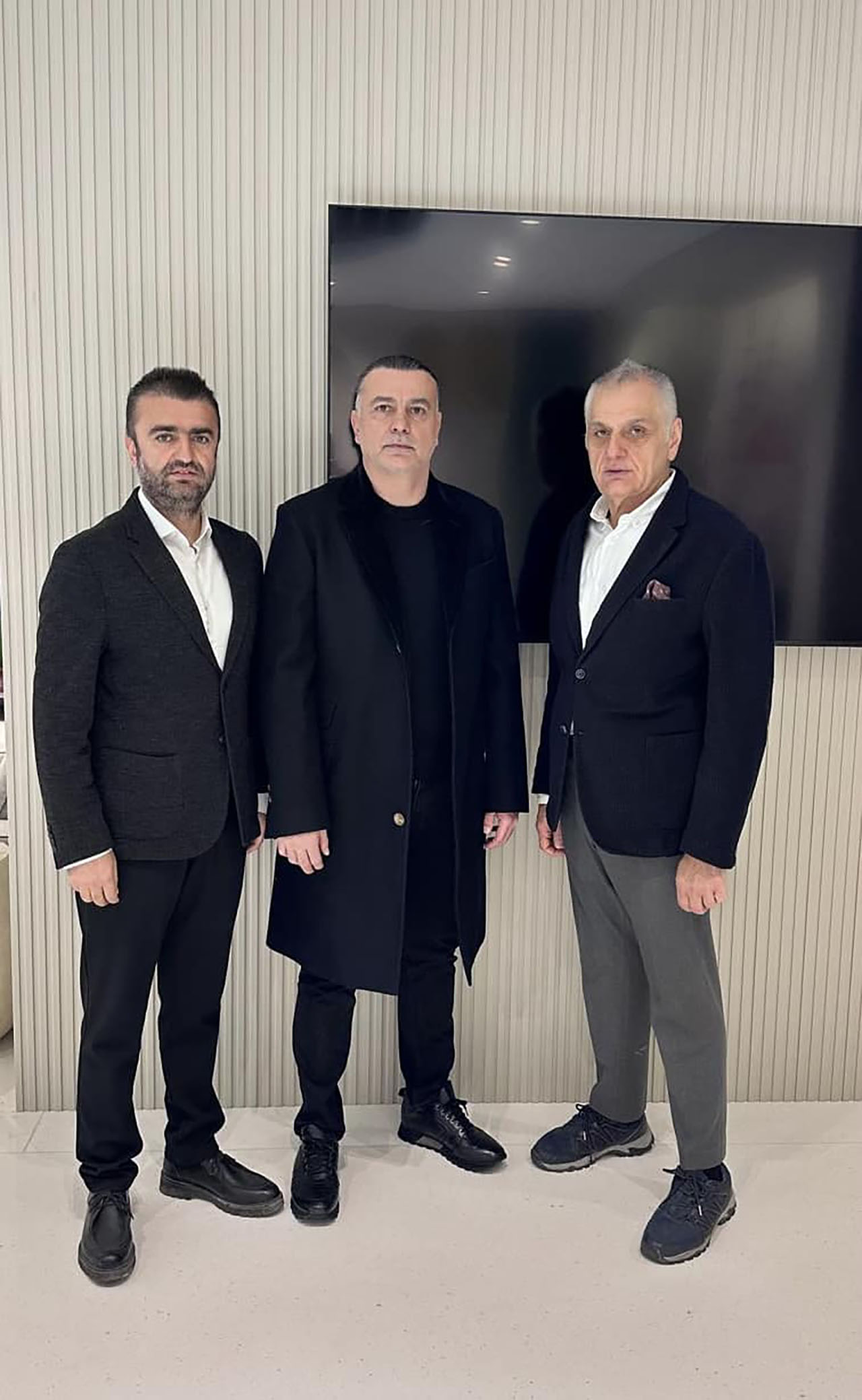 472789550 1347075600080295 3103956838035619389 N