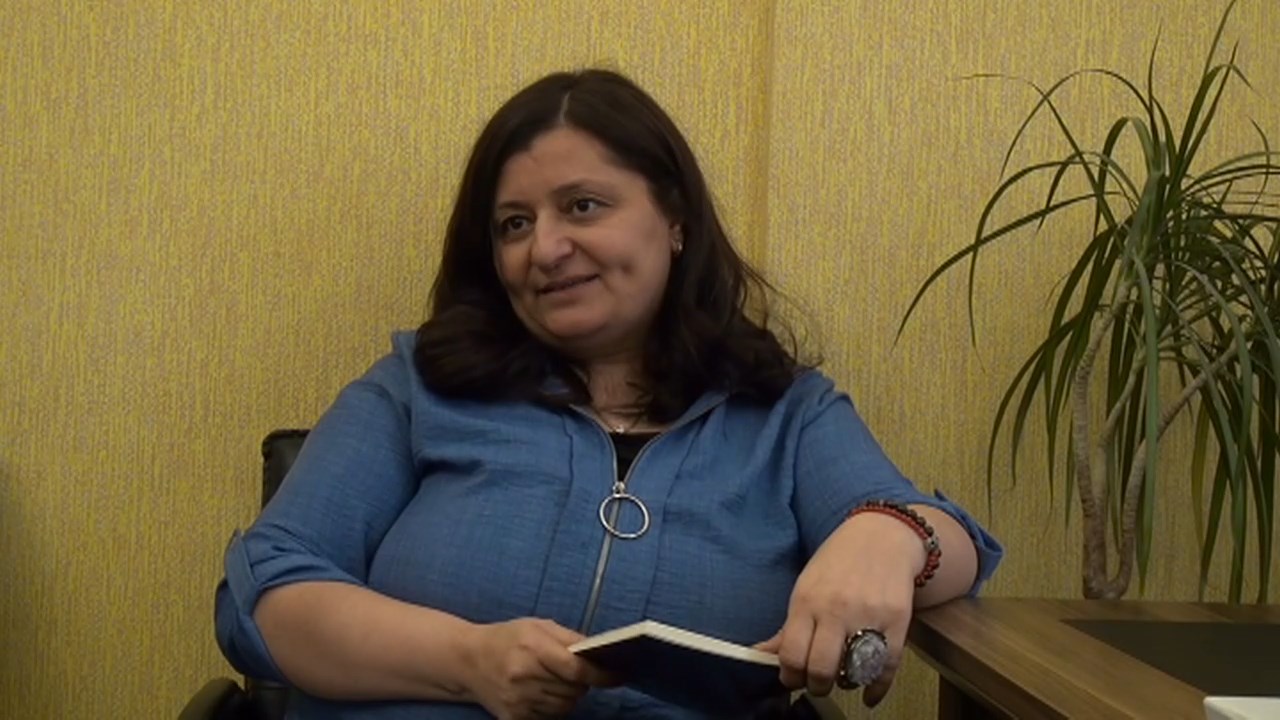Lapis Lazoli Sema Naz.mp4 Snapshot 04.03.340