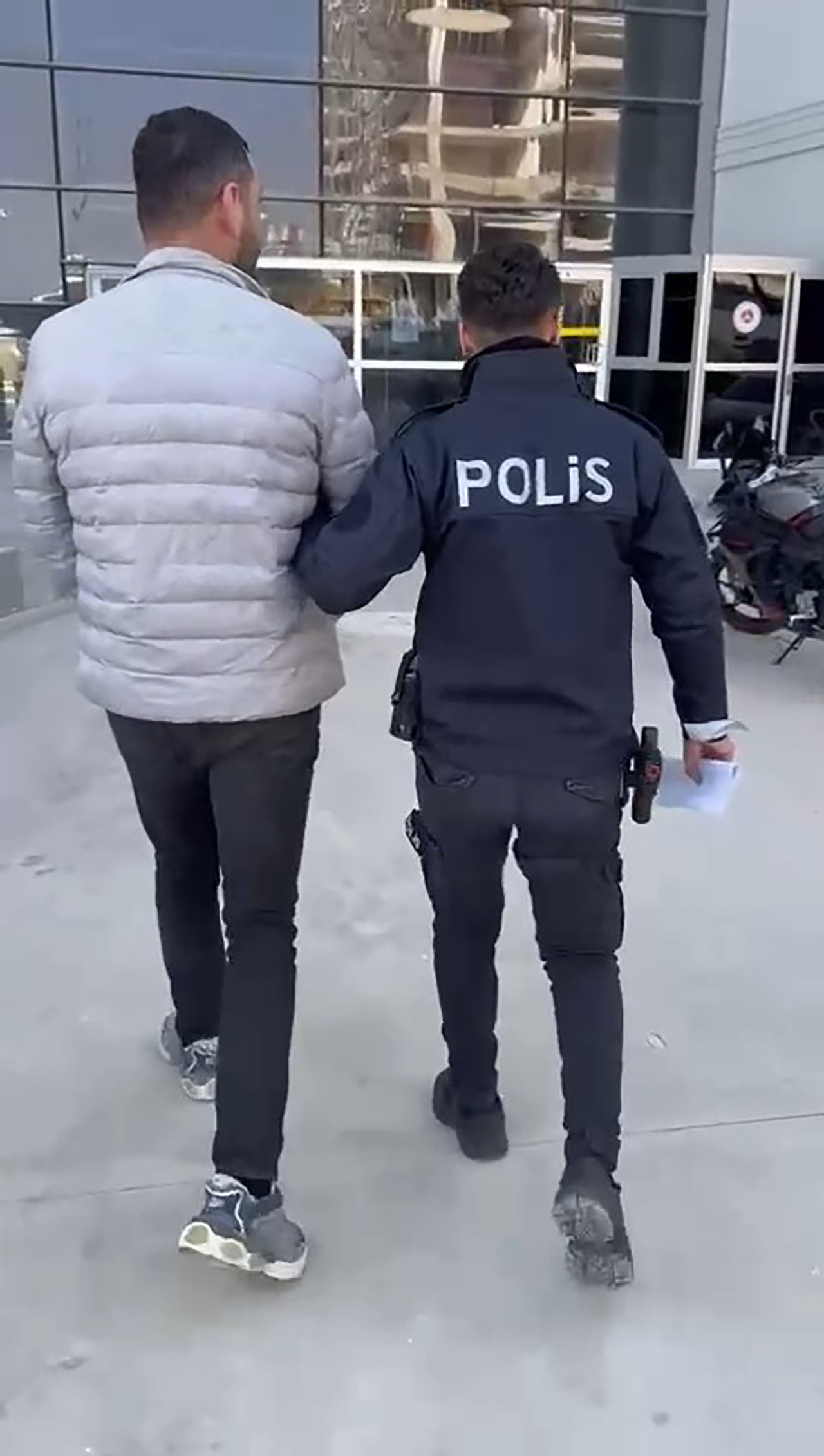 Whatsapp Video 2025 01 07 At 09.54.24.Mp4 Snapshot 00.00.867