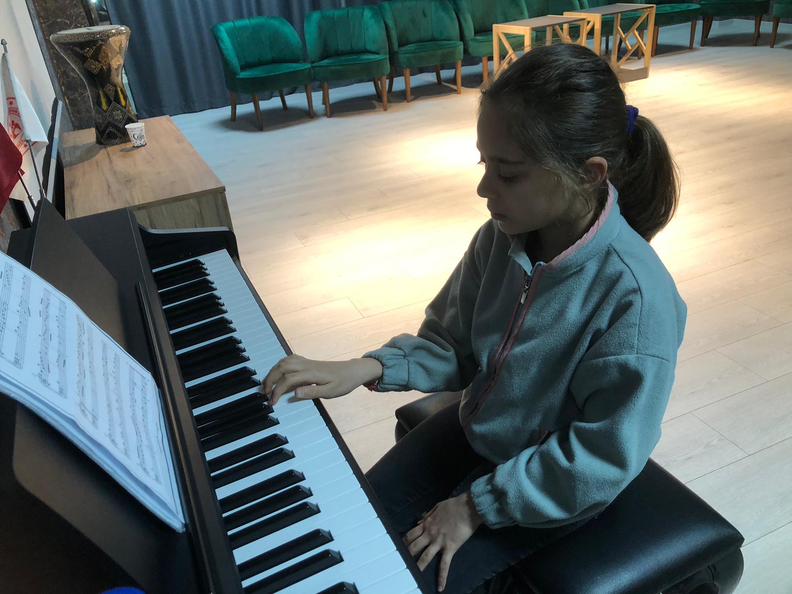 49092289 0829 4293 Ae73 33F80065C861