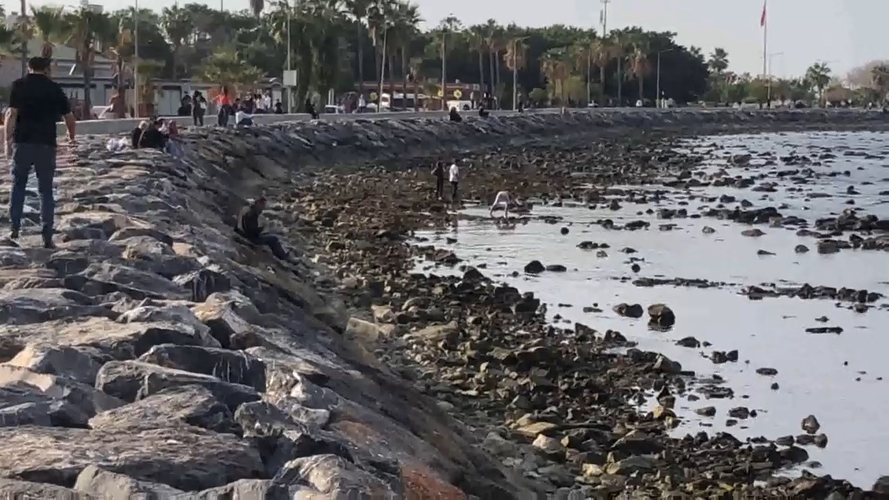 Deniz Cekilmesi.mp4 Snapshot 01.16.590